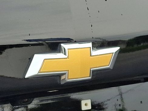 Used 2021 Chevrolet Equinox LS image 31