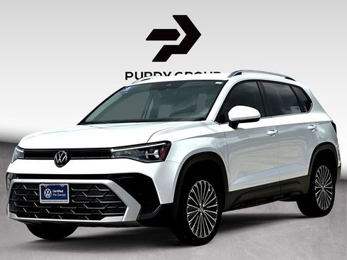 Certified 2025 Volkswagen Taos SE FWD image 4
