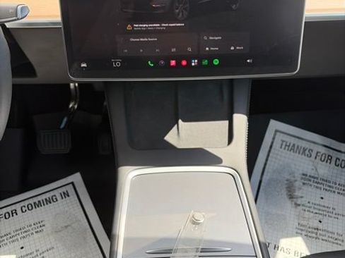 Used 2025 Tesla Model Y Long Range RWD image 10