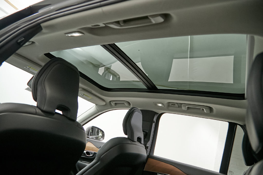 Certified 2024 Volvo XC90 B6 Plus w/ Protection Package Premier AWD/4WD image 24