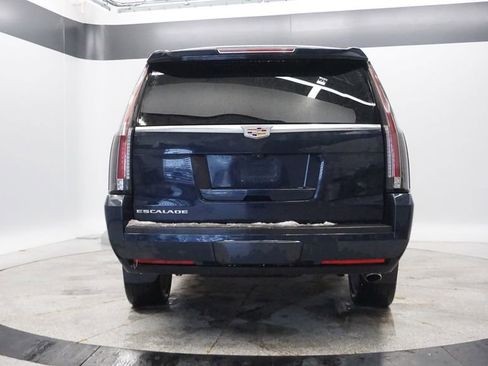 Used 2017 Cadillac Escalade ESV Platinum image 4