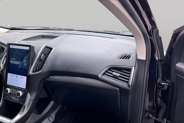 Used 2024 Ford Edge Titanium AWD/4WD image 19