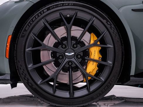 Used 2025 Aston Martin V8 Vantage Roadster RWD image 15