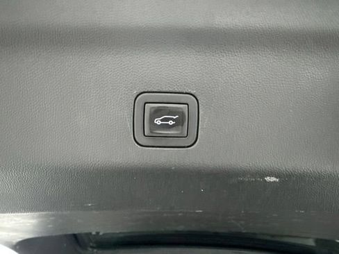 Used 2025 Chevrolet Tahoe LT AWD/4WD image 30
