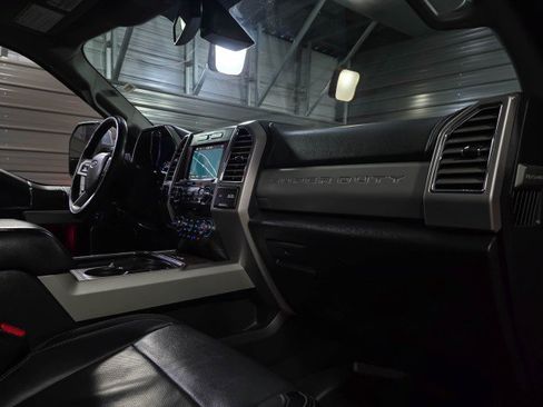 Used 2017 Ford F350 Lariat image 14