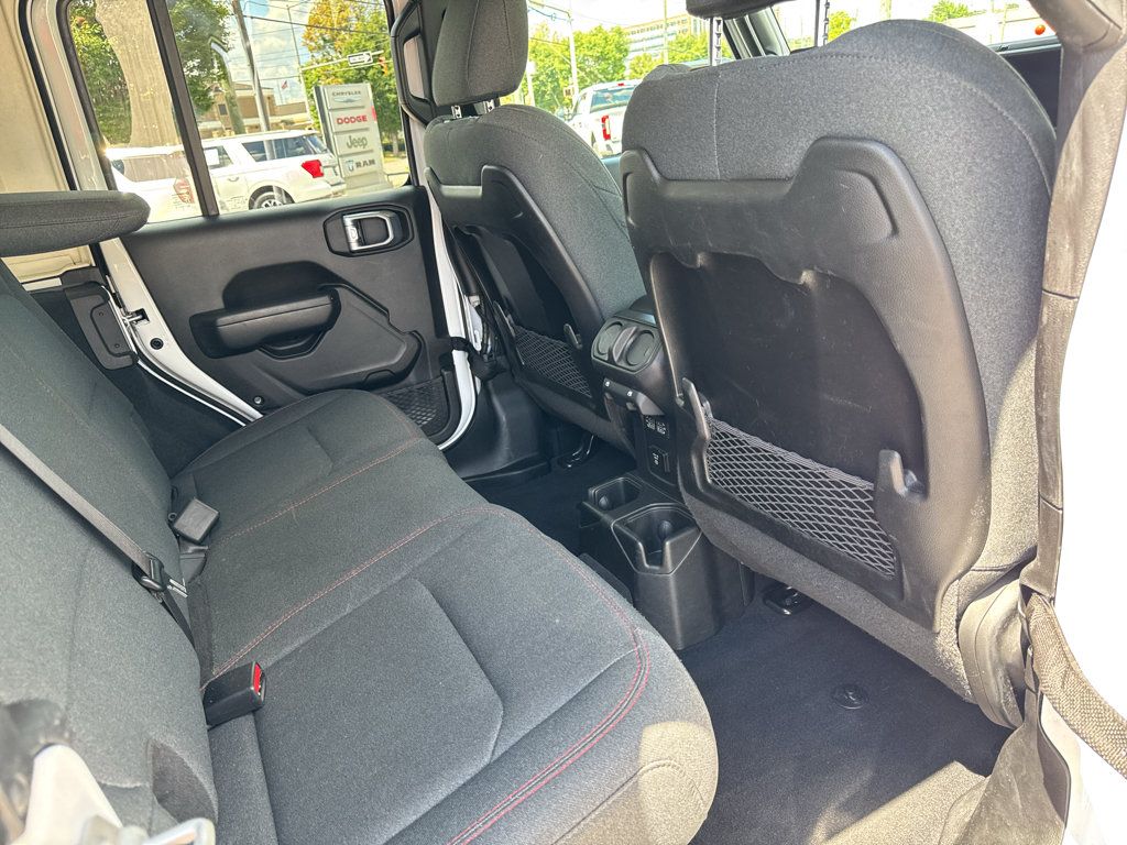 Used 2025 Jeep Wrangler Unlimited Rubicon AWD/4WD image 13