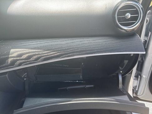 Used 2018 Mercedes-Benz E 300 image 24