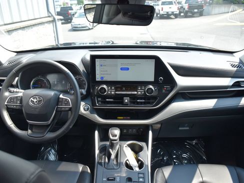 Certified 2026 Toyota Highlander XLE AWD/4WD image 26