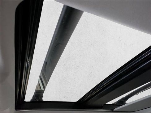 Used 2020 Toyota RAV4 Limited image 22