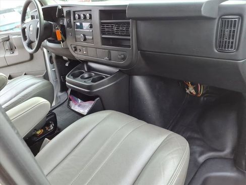 Used 2016 GMC Savana 2500 image 15