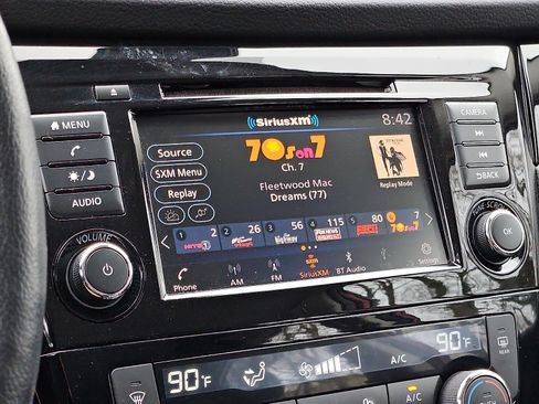 Certified 2022 Nissan Rogue Sport SV w/ Technology Package image 16