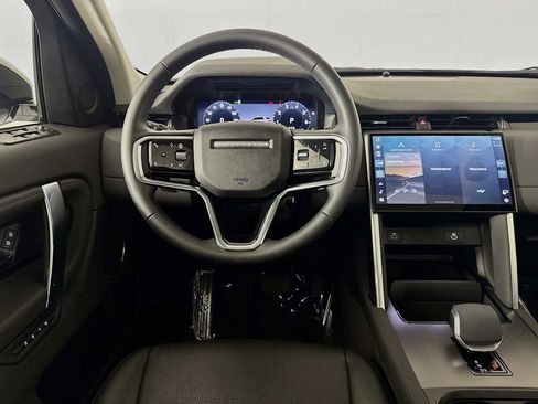Used 2025 Land Rover Discovery Sport S image 22