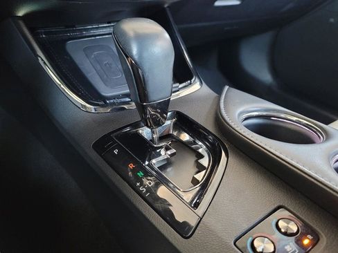 Used 2016 Toyota Avalon Limited w/ Toyota Safety Sense Package image 22