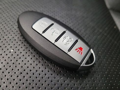 Used 2015 Nissan Rogue SL image 32