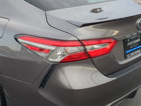 Used 2019 Toyota Camry SE w/ Audio Package image 11