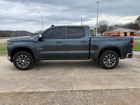 Used 2019 Chevrolet Silverado 1500 LT w/ Texas Edition AWD/4WD image 4