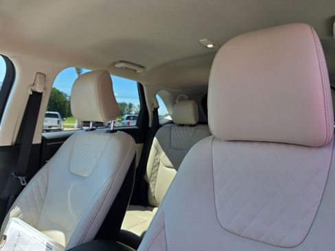 Used 2024 Ford Edge Titanium w/ Titanium Elite Package image 7