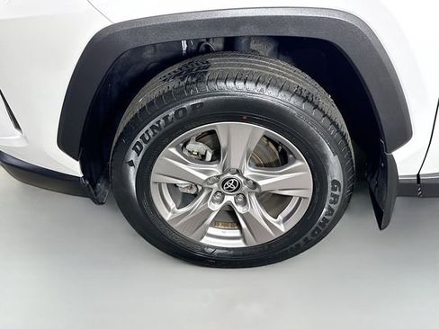 Used 2023 Toyota RAV4 XLE w/ Convenience Package image 4