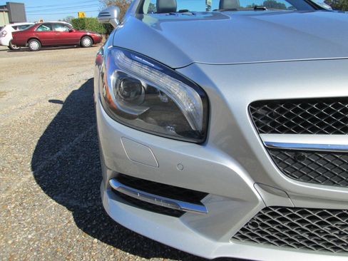 Used 2015 Mercedes-Benz SL 550 image 30