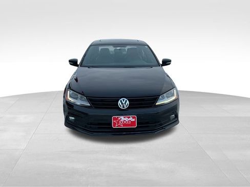 Used 2018 Volkswagen Jetta Sport image 2