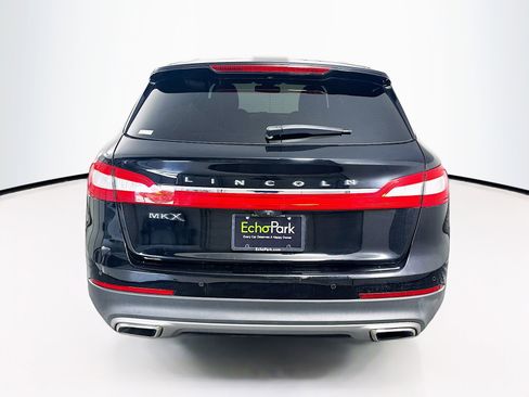 Used 2016 Lincoln MKX Reserve w/ Driver Assistance Package image 7