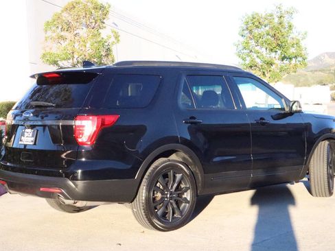 Used 2017 Ford Explorer XLT image 14