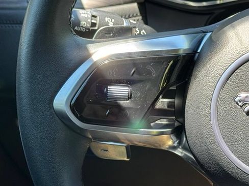 Used 2023 Jaguar F-PACE S AWD/4WD image 23
