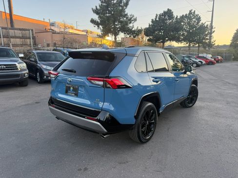 Used 2024 Toyota RAV4 SE w/ Convenience Package image 8