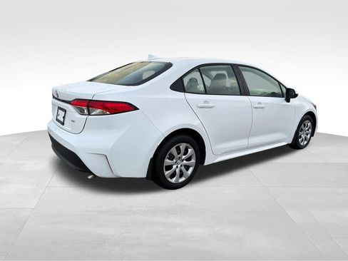 Used 2025 Toyota Corolla LE FWD image 7