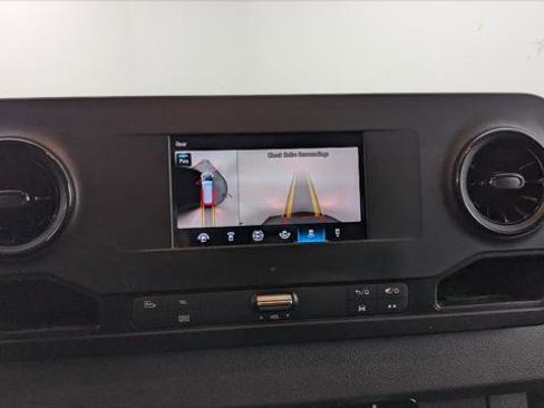 Used 2022 Mercedes-Benz Sprinter 1500 image 24
