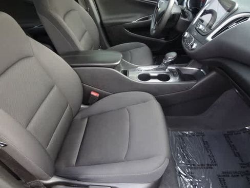 Used 2023 Chevrolet Malibu LT FWD image 12