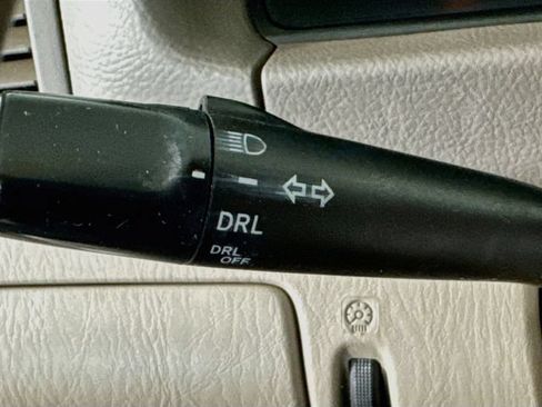 Used 2004 Toyota Camry LE FWD image 13