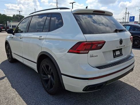 Used 2023 Volkswagen Tiguan SE R-Line AWD/4WD image 4