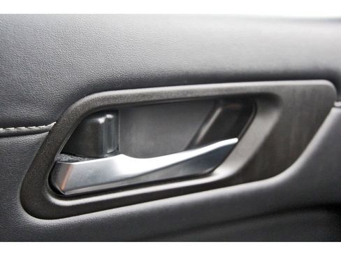 Used 2023 Nissan Pathfinder SL FWD image 16