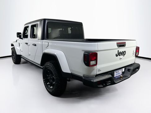 Used 2023 Jeep Gladiator Sport AWD/4WD image 7