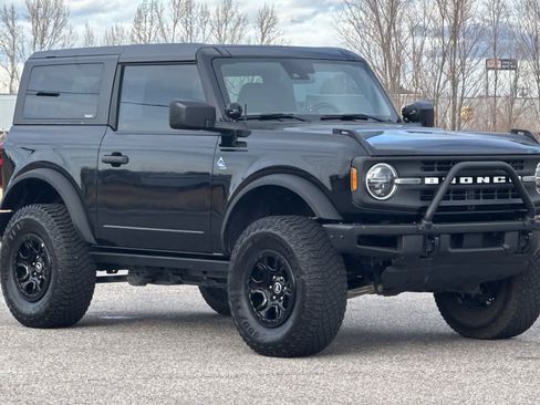 Used 2022 Ford Bronco Black Diamond image 9