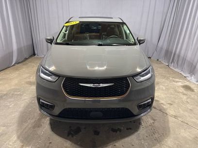 Used 2023 Chrysler Pacifica Touring-L