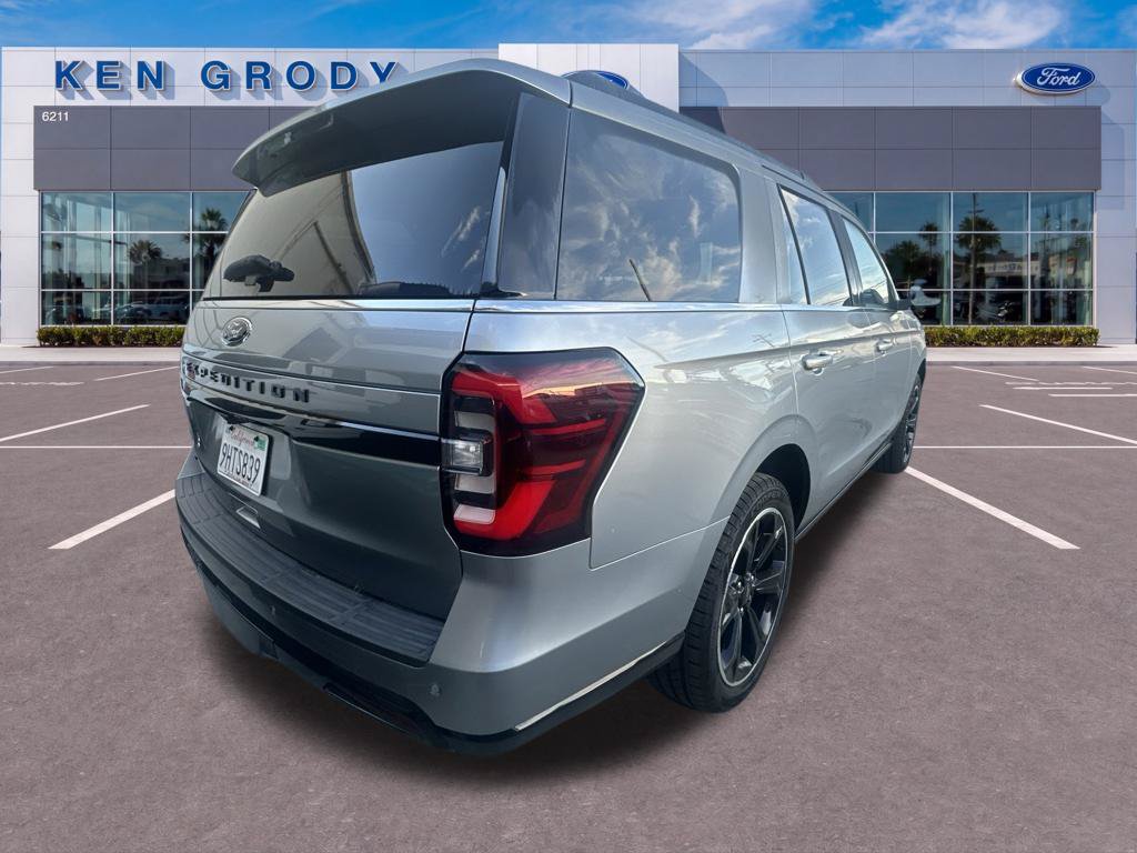 Used 2023 Ford Expedition Limited AWD/4WD image 7