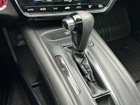 Used 2021 Honda HR-V Touring image 21