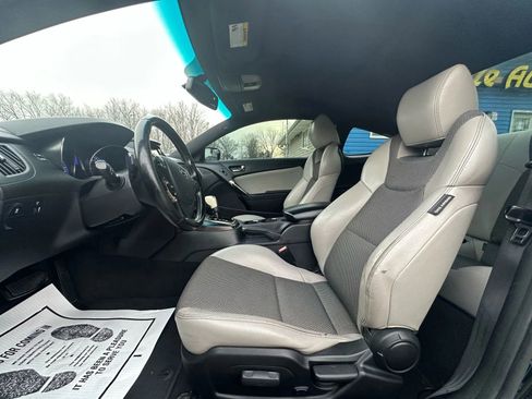 Used 2013 Hyundai Genesis 2.0T RWD image 11