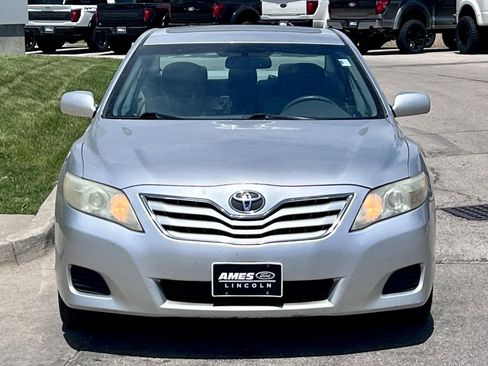 Used 2010 Toyota Camry LE FWD image 8