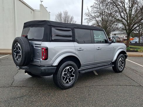 Used 2023 Ford Bronco Outer Banks AWD/4WD image 9