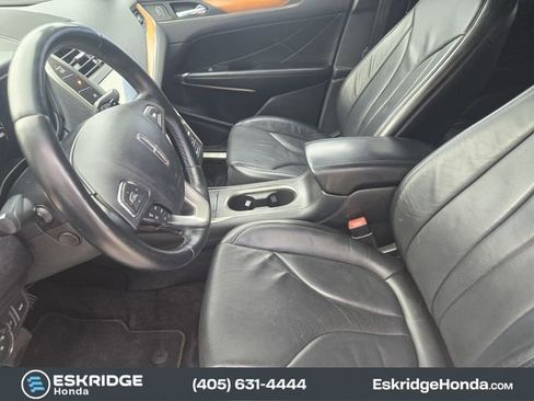 Used 2017 Lincoln MKC Reserve w/ Lincoln MKC Climate Package AWD/4WD image 15