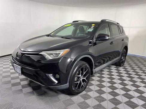 Used 2017 Toyota RAV4 SE AWD/4WD image 4