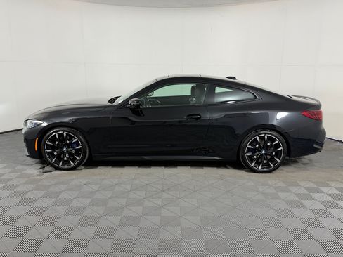 Used 2025 BMW M440i Coupe RWD image 2