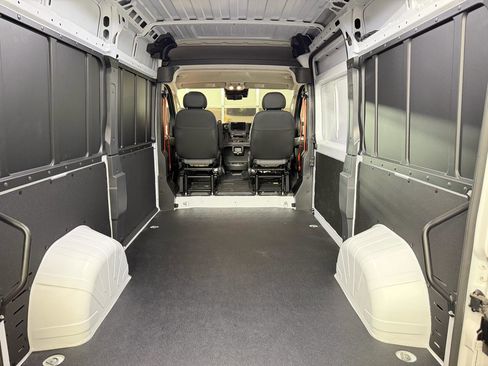 Used 2024 RAM ProMaster 2500 w/ Safety Group FWD image 25