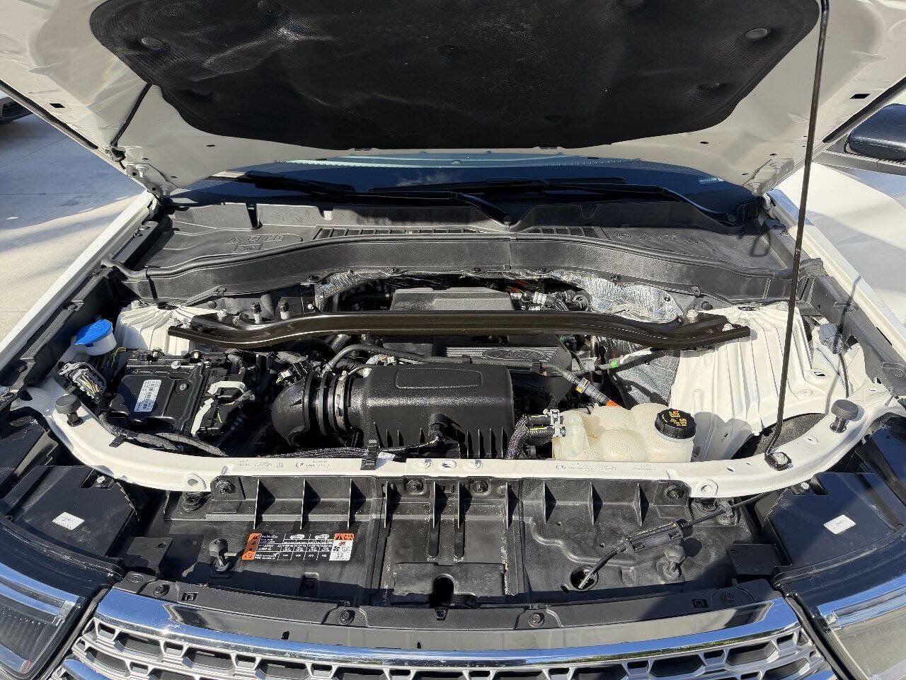 Used 2020 Ford Explorer Limited AWD/4WD image 34