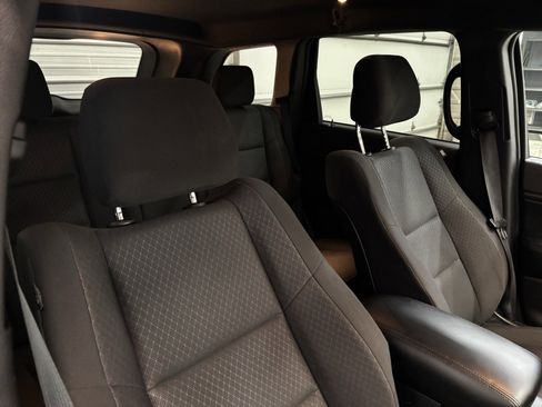 Used 2019 Jeep Grand Cherokee Laredo image 28