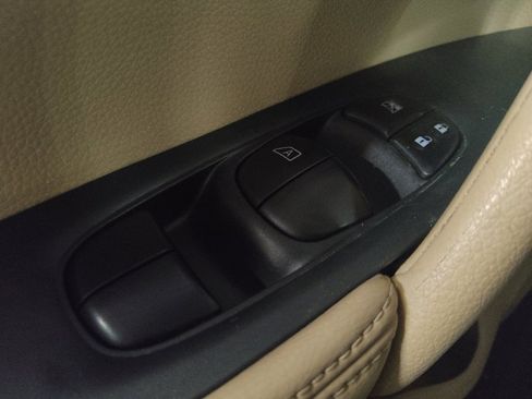 Used 2016 Nissan Rogue SL w/ SL Premium Package image 27