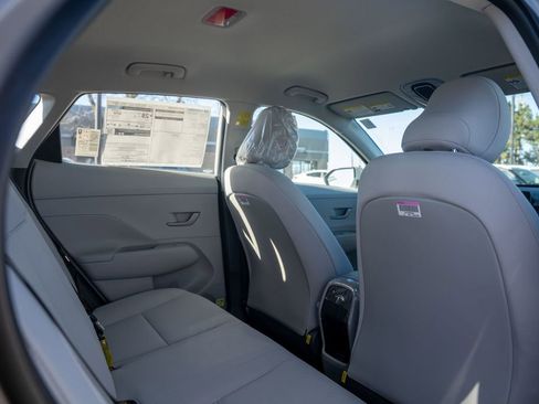 New 2026 Hyundai Kona SE image 13